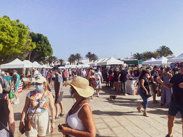 Lee más sobre el artículo El Mercadillo de Teguise recibe el mayor número de visitantes desde la pandemia