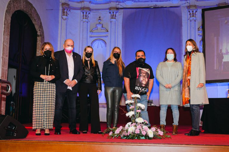 Lee más sobre el artículo Teguise felicita la iniciativa del humorista lanzaroteño Kike Pérez por donar su caché al cáncer infantil