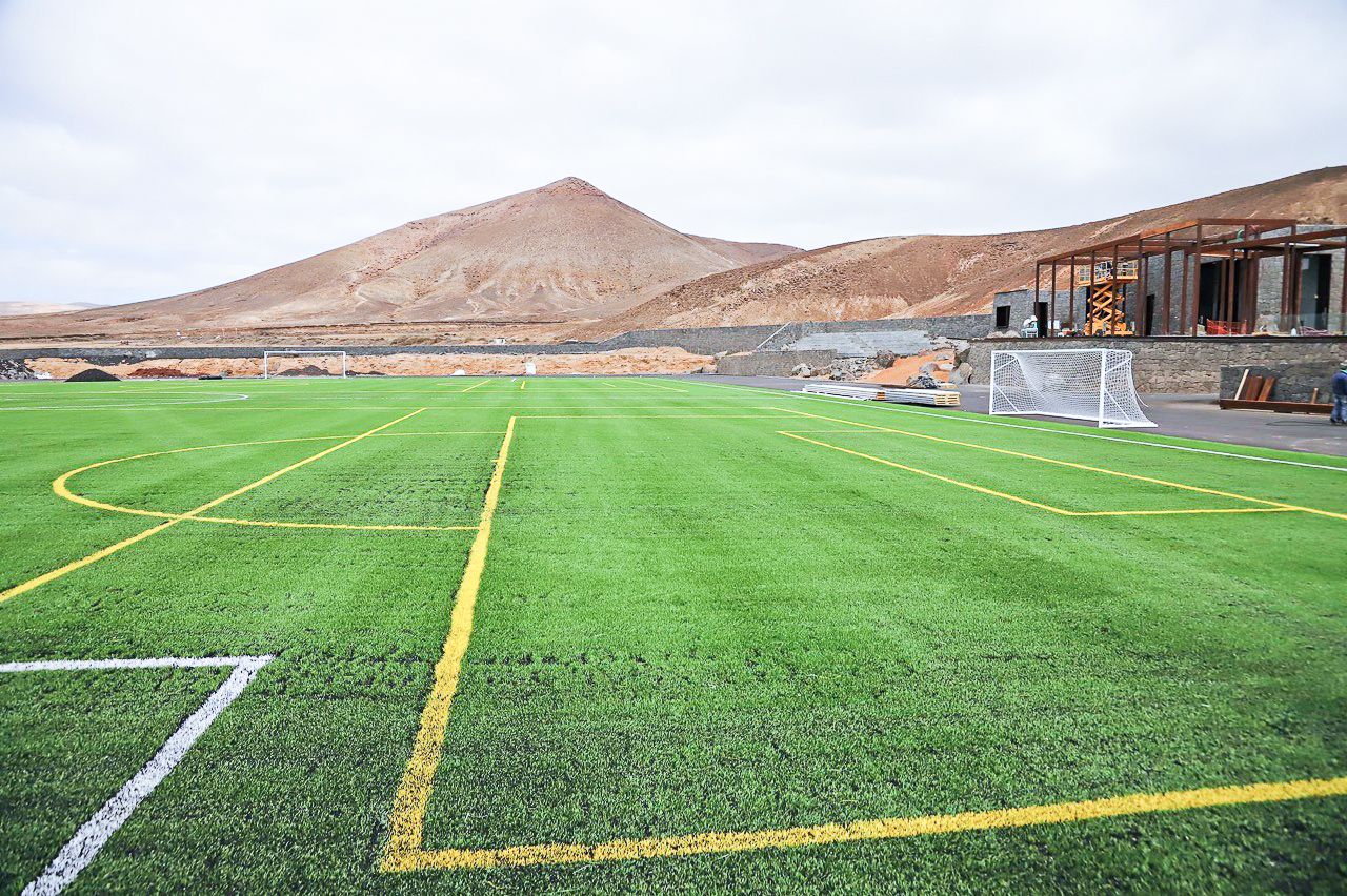 En este momento estás viendo Teguise saca a licitación la instalación de las torres de iluminación de la Ciudad Deportiva de Costa Teguise