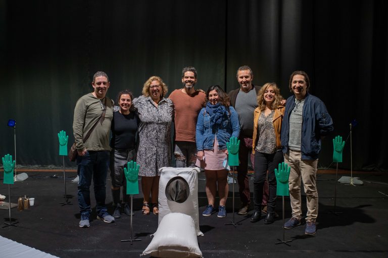 Lee más sobre el artículo La compañía portuguesa Ajidanha se sube al escenario de San Bartolomé representado la obra “Semente, el hombre que plantaba árboles”