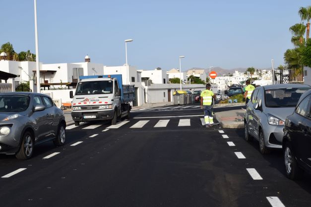 Lee más sobre el artículo La renovación de la calle Princesa Ico, en Puerto del Carmen, crea 70 nuevos aparcamientos