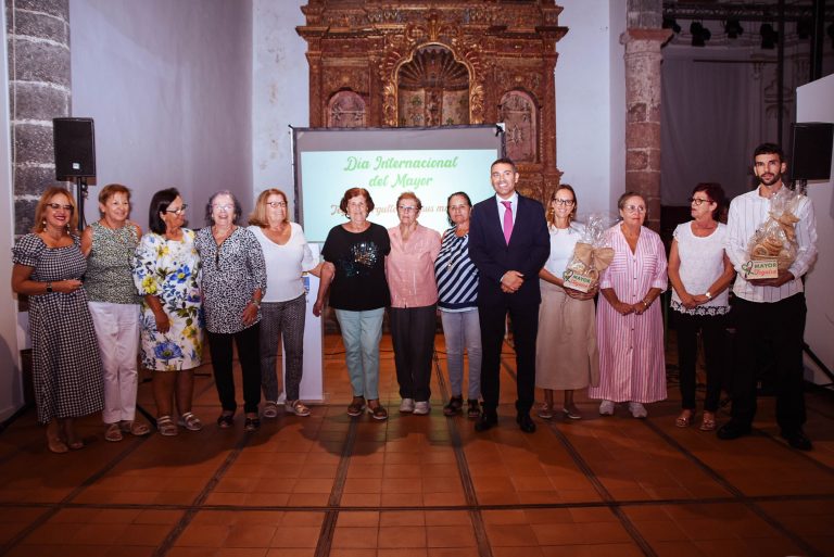Lee más sobre el artículo Los mayores de Teguise reconocen la labor de Adislan y defienden la experiencia de los años vividos