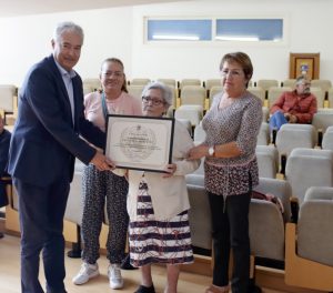 Lee más sobre el artículo Tías celebra el Día de la Mujer Rural con un reconocimiento a Isabel Delgado Betancor