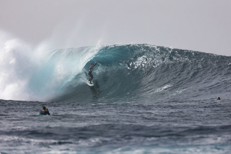 Lee más sobre el artículo Los mejores surfistas y bodyboarders de Europa enfrentados en la final del ‘Billabong Quemao Class’