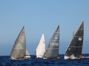 Lee más sobre el artículo Playa Blanca da la bienvenida a la III Copa Vela Latina del Sur